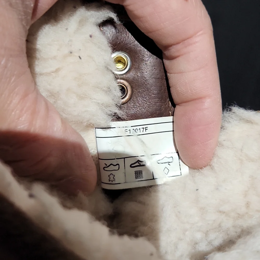 Ugg lace up snow boots - Picture 4 of 5